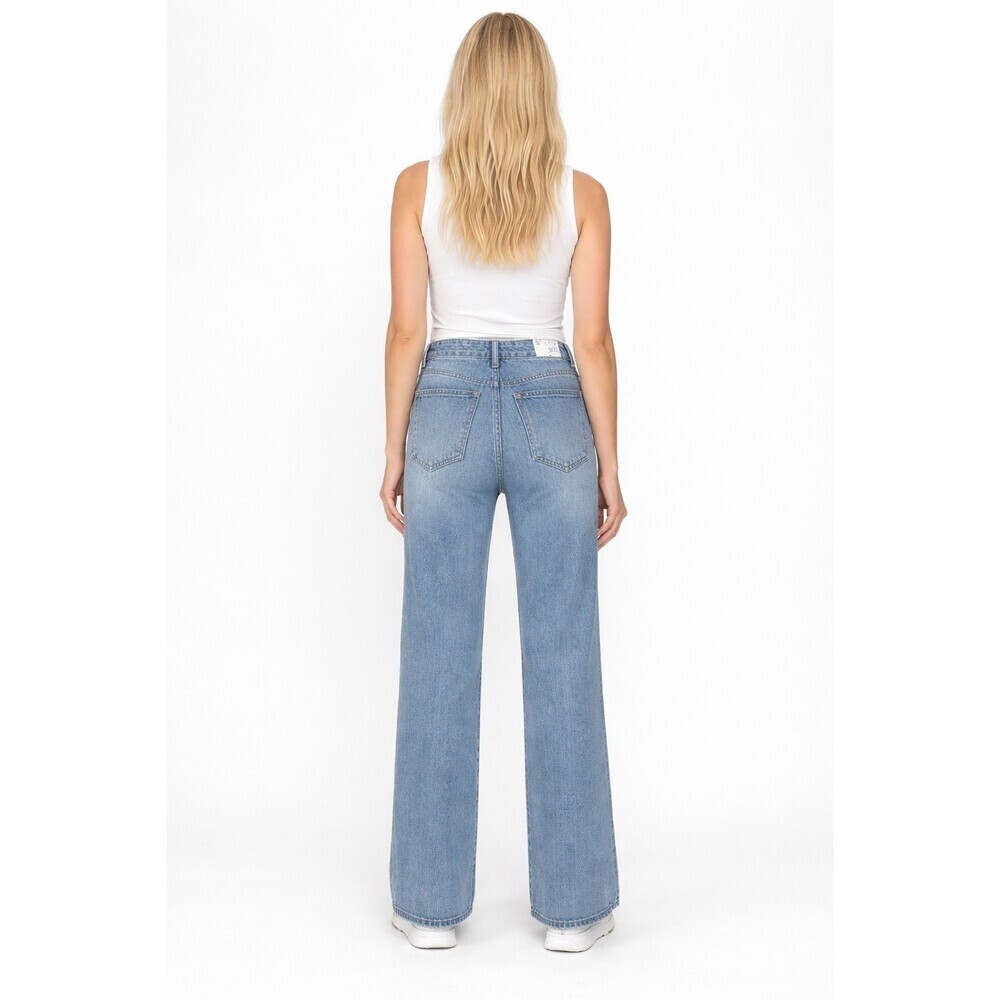 Cali 1850 Womens Jeans Size 5 / 27  Heart Embroidered Patch Denim New with Tags - Picture 3 of 10